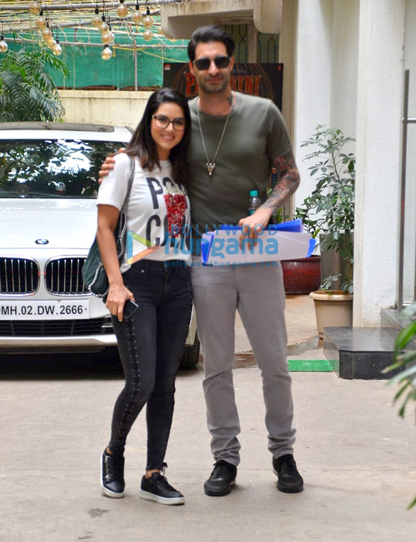 photos sunny leone and daniel weber snapped in mumbai 3