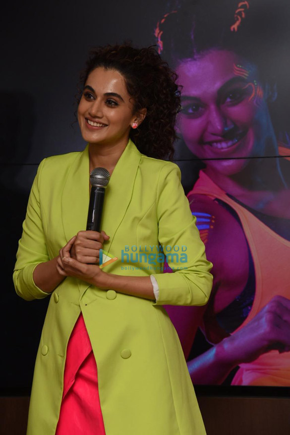 photos taapsee pannu snapped at 5th edition of mirchi neon run 5