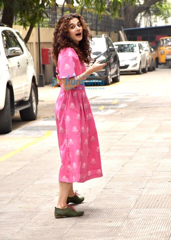 Photos: Taapsee Pannu snapped in Andheri