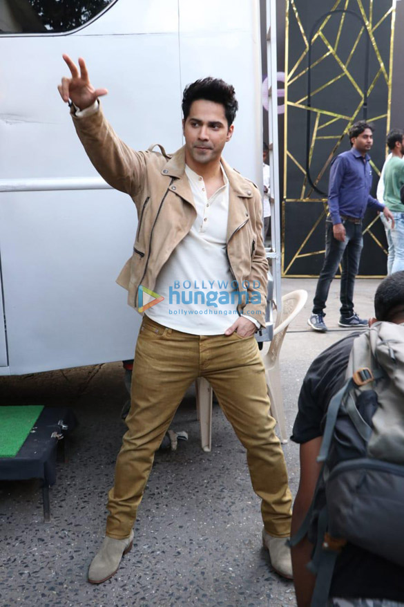 photos varun dhawan and shraddha kapoor snapped on the sets of dance plus 5 2