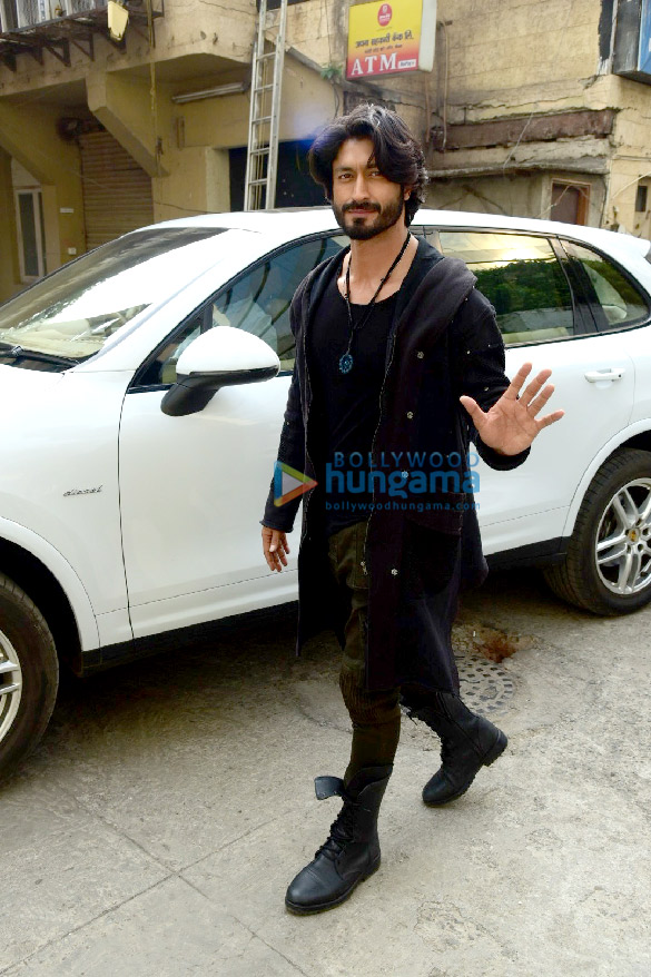 photos vidyut jammwal and adah sharma snapped outside a radio station 1