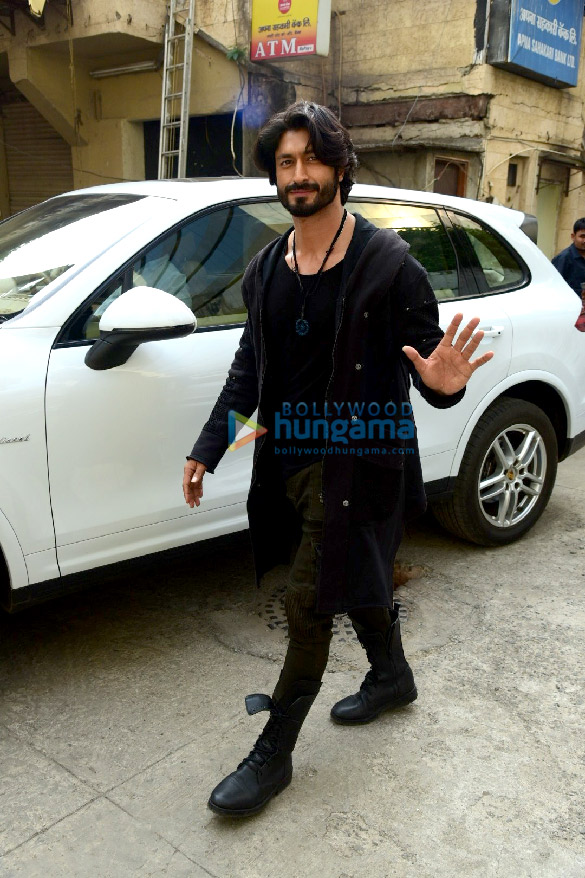 photos vidyut jammwal and adah sharma snapped outside a radio station 2