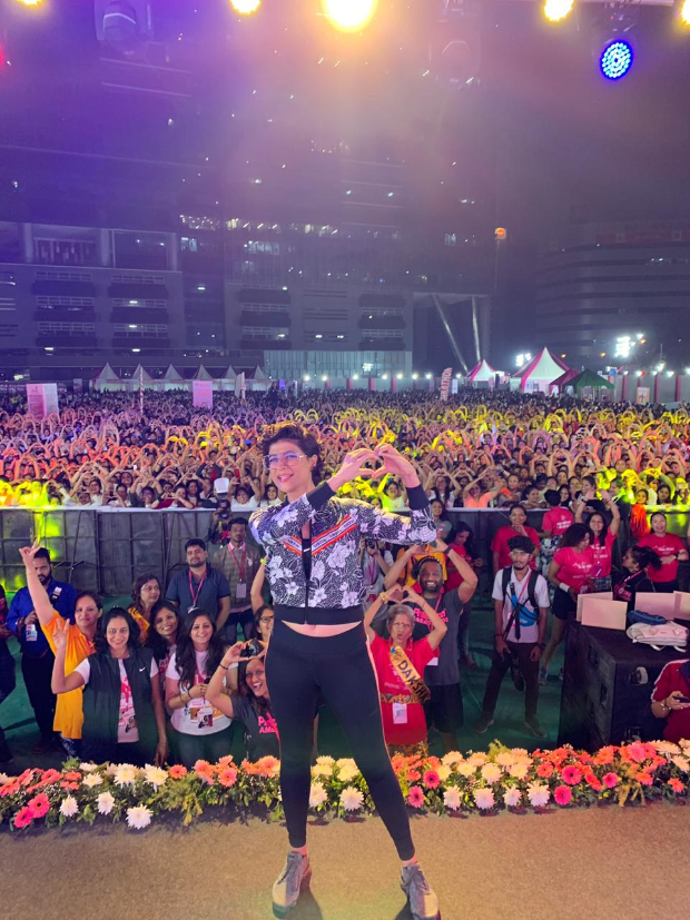 Tahira Kashyap shares her inspirational story with 11000 women at Pinkathon