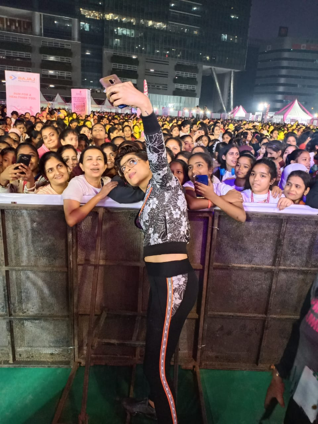 Tahira Kashyap shares her inspirational story with 11000 women at Pinkathon