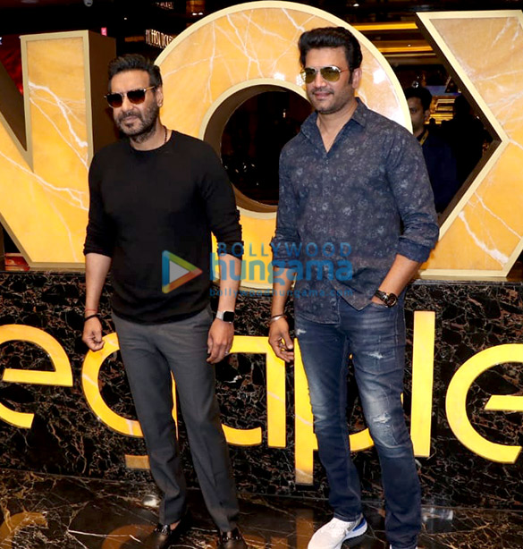 Photos: Ajay Devgn visits INOX Megaplex for an exclusive screening of Tanhaji – The Unsung Warrior for school children Photos: Ajay Devgn visits INOX Megaplex for an exclusive screening of Tanhaji – The Unsung Warrior for school children