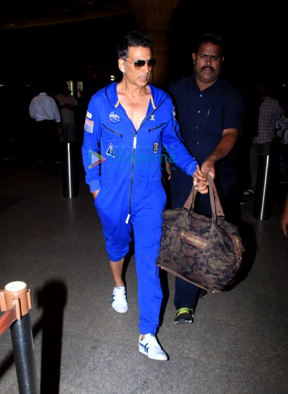 photos akshay kumar and twinkle khanna snapped at the airport 3