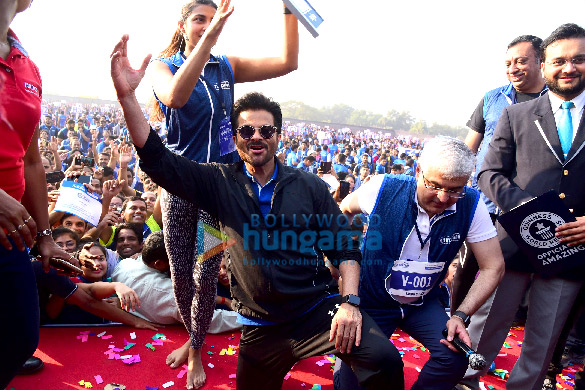 Photos: Anil Kapoor attends Plankathon to break their current ‘Guinness World Record’ Photos: Anil Kapoor attends Plankathon to break their current ‘Guinness World Record’