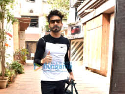 Photos: Aparshakti Khurana and Janhvi Kapoor snapped in Juhu
