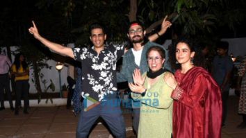 Photos: Cast of Pagglait snapped celebrating Lohri