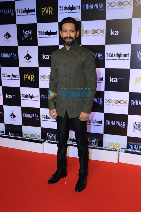 photos celebs attend the premiere of the movie chhapaak 10