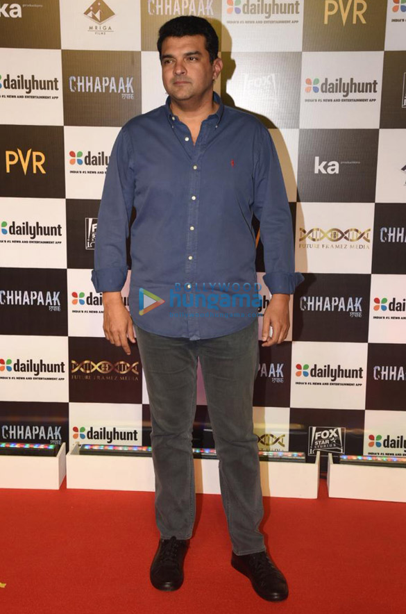 photos celebs attend the premiere of the movie chhapaak 9