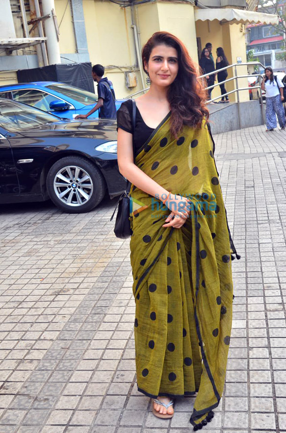photos fatima sana shaikh spotted at juhu pvr 3