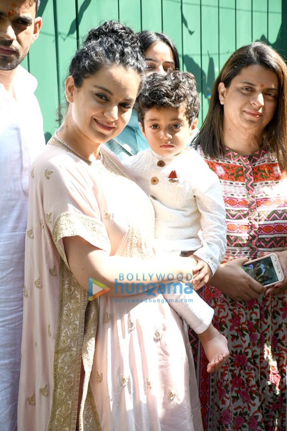photos kangana ranaut and her family snapped at her new office in pali hill 3