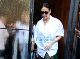 Photos: Kareena Kapoor Khan snapped at Pali Village Cafe