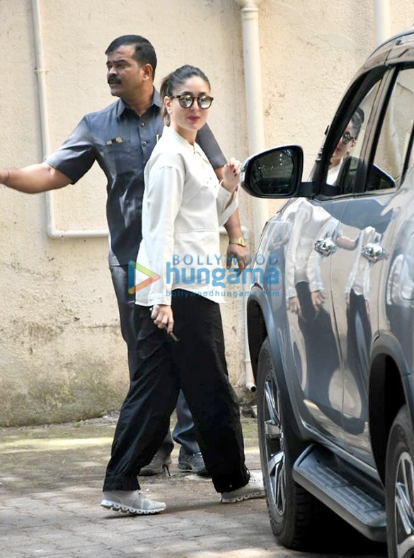 photos kareena kapoor khan spotted at aamir khans house 2 3