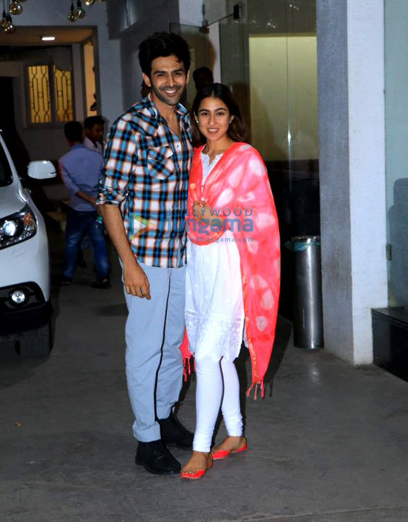 Photos: Kartik Aaryan and Sara Ali Khan spotted at Sunny Super Sound in Juhu Photos: Kartik Aaryan and Sara Ali Khan spotted at Sunny Super Sound in Juhu