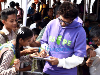 Photos: Kartik Aaryan snapped at Versova jetty