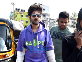 Photos: Kartik Aaryan snapped at Versova jetty
