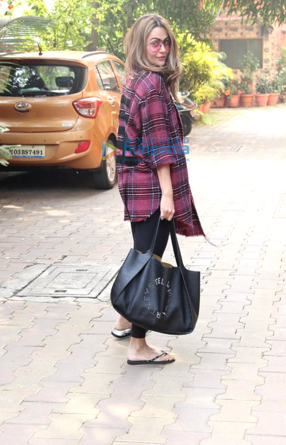 photos malaika arora amrita arora and janhvi kapoor spotted at the gym 2