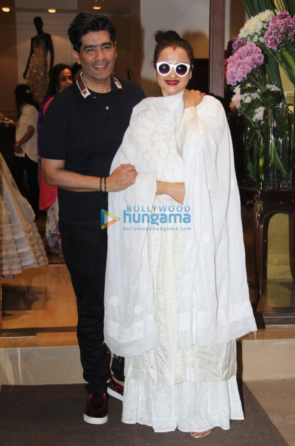 photos rekha spotted at manish malhotras store 2