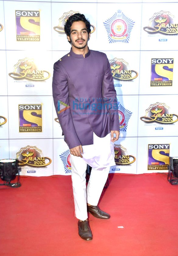 photos sara ali khan and others grace umang 2020 82