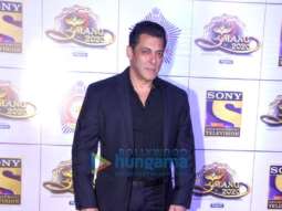 Photos: Salman Khan, Sara Ali Khan, Kartik Aaryan, Varun Dhawan and others grace ‘Umang 2020′