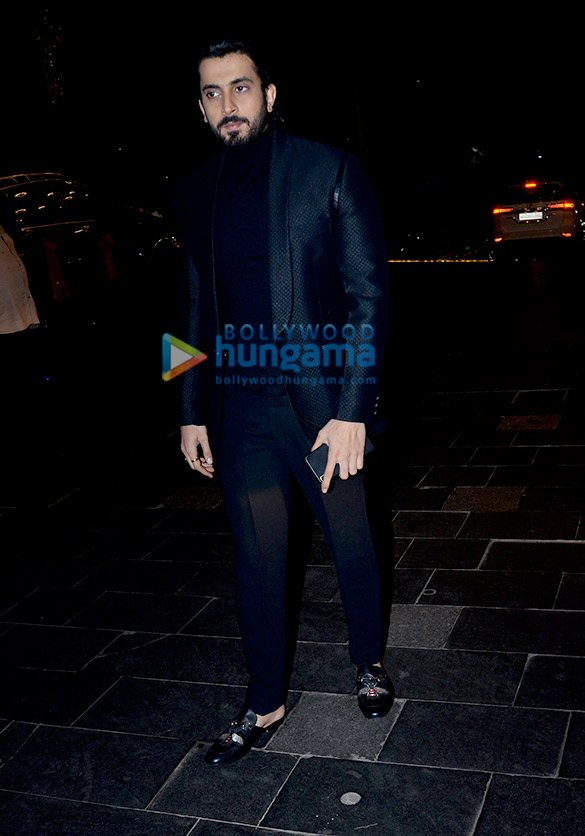 photos sara ali khan and others grace umang 2020 88