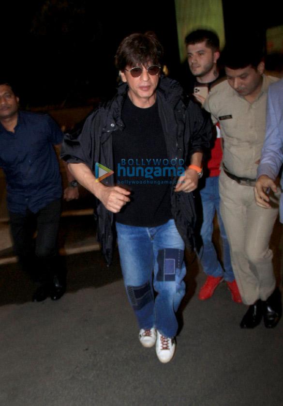 Photos: Shah Rukh Khan, Ranveer Singh, Elli AvrRam and others snapped at the airport