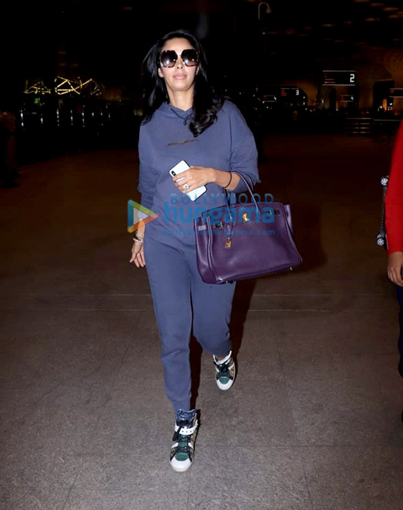 photos varun dhawan shraddha kapoor and mallika sherawat snapped at the airport 3