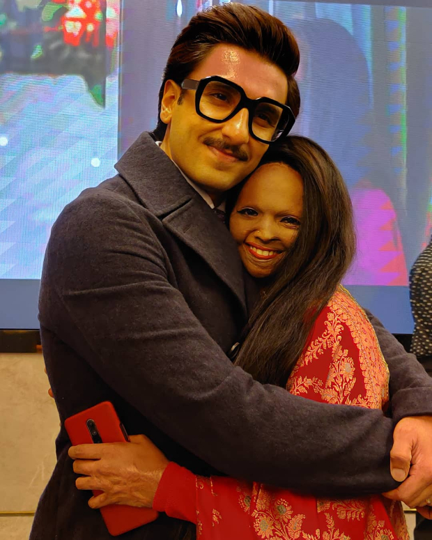 Ranveer Singh gives a warm hug to Laxmi Agarwal at Chhapaak premiere Ranveer Singh gives a warm hug to Laxmi Agarwal at Chhapaak premiere