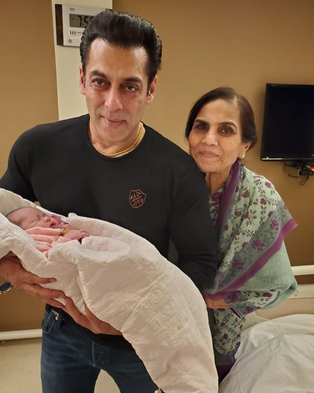 Salman Khan holds new born niece Ayat in his arms in this adorable photo featuring Salma Khan 