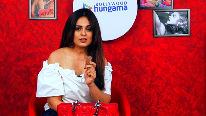 What’s in my bag with Anjana Sukhani | Fashion | Lifestyle | Bollywood Hungama What’s in my bag with Anjana Sukhani | Fashion | Lifestyle | Bollywood Hungama
