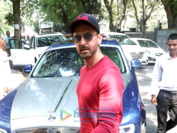 Photos: Hrithik Roshan spotted in Bandra