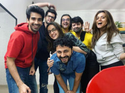 Mohit Sehgal, Sanaya Irani, and Barun Sobti posing goofily with their buddies is every friend circle ever!