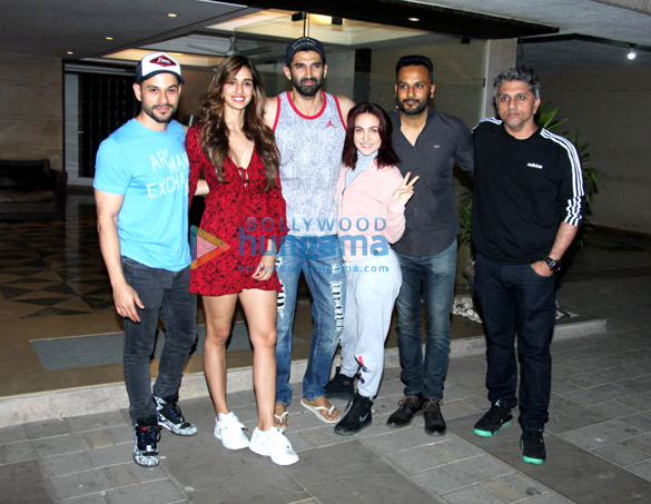 photos aditya roy kapur hosts a dinner party for malang starcast 1