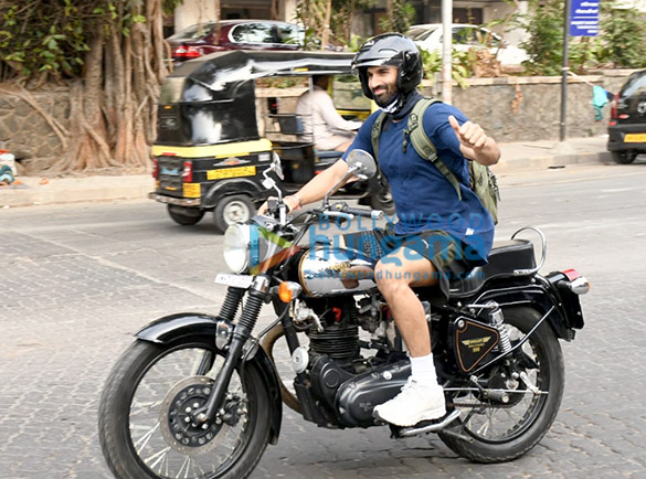 photos aditya roy kapur snapped on a bike at carter road bandra 3