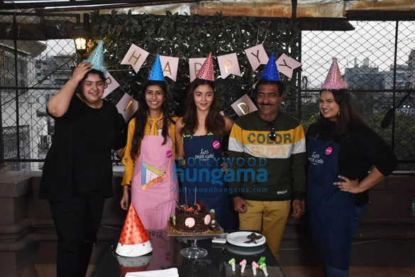 photos alia bhatt and anshula kapoor snapped baking a cake with a fan 1