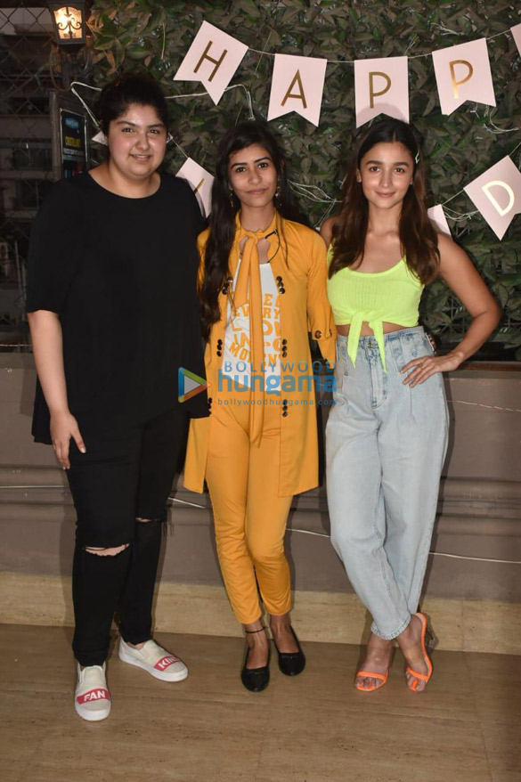 photos alia bhatt and anshula kapoor snapped baking a cake with a fan 4