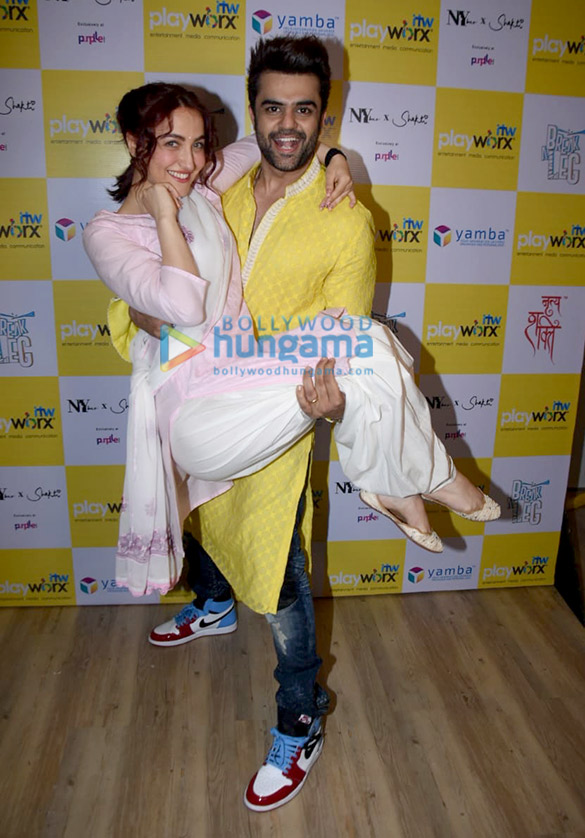 photos amruta khanvilkar elli avrram maniesh paul and others snapped during break a leg shoot 2