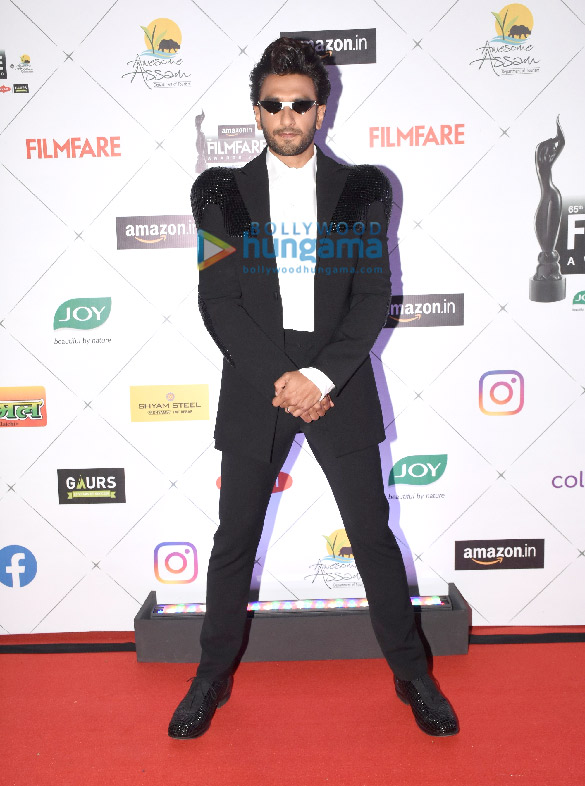 photos celebs grace the 65th filmfare awards 2020 4 2