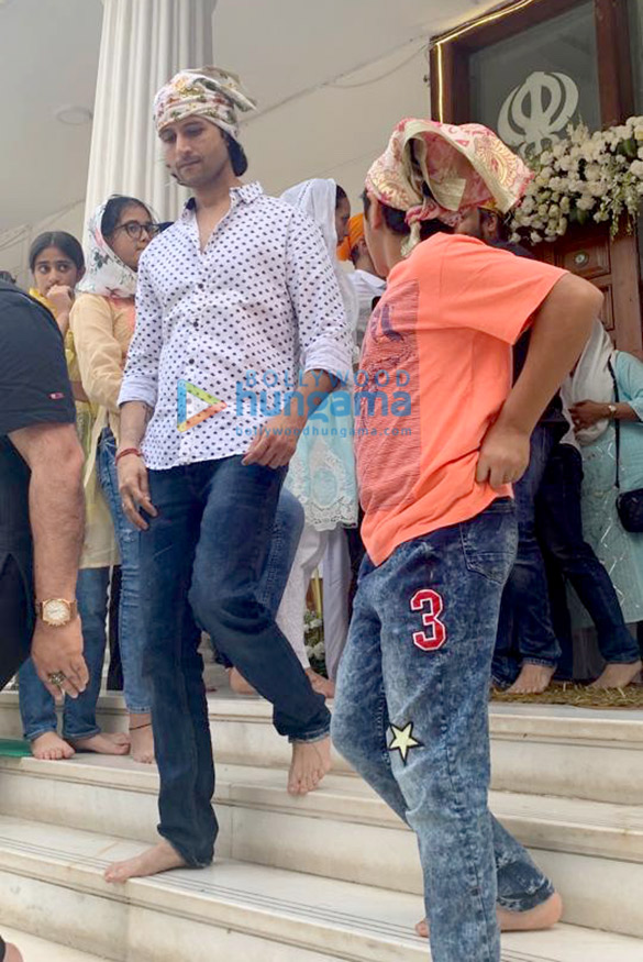 photos celebs snapped at meet brothers fathers prayer meet 4