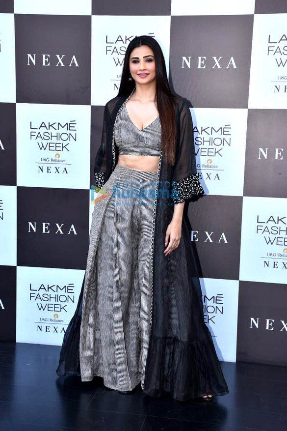 photos esha gupta soha ali khan and others snapped at the lakme fashion week summerresort 2020 11