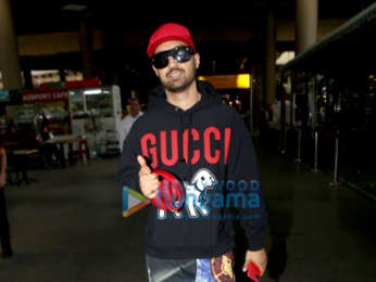 Photos: Janhvi Kapoor and Diljit Dosanjh snapped at the airport