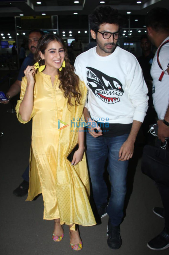 photos kartik aaryan and sara ali khan snapped during love aaj kal promotions 3 3