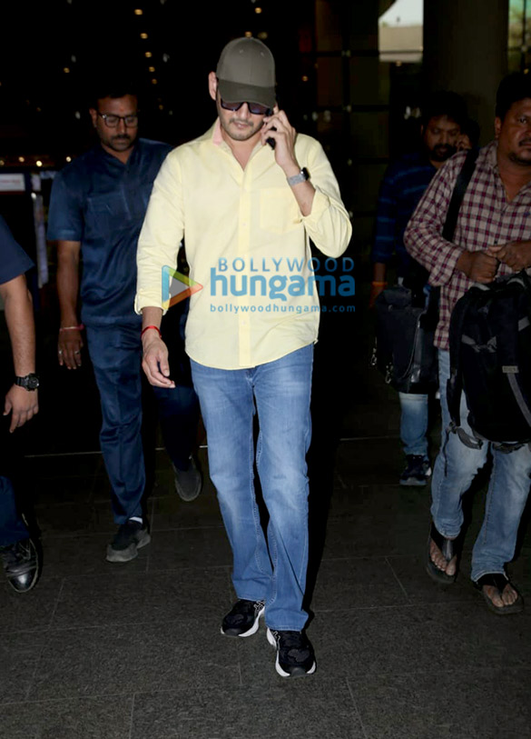 photos priyanka chopra jonas kiara advani and mahesh babu snapped at the airport 4