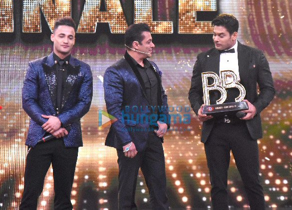 photos salman khan announces sidharth shukla as the winner of bigg boss 13 asim riaz comes second 3
