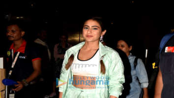Photos: Sara Ali Khan, Sonam Kapoor Ahuja, Mouni Roy and others snapped at the airport