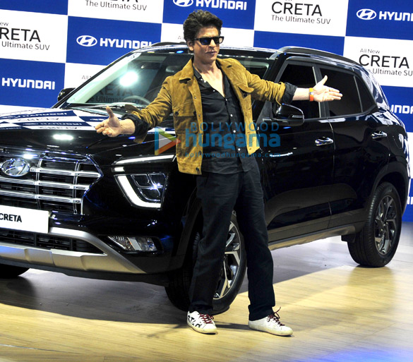 Photos: Shah Rukh Khan snapped at Auto Expo 2020 Photos: Shah Rukh Khan snapped at Auto Expo 2020