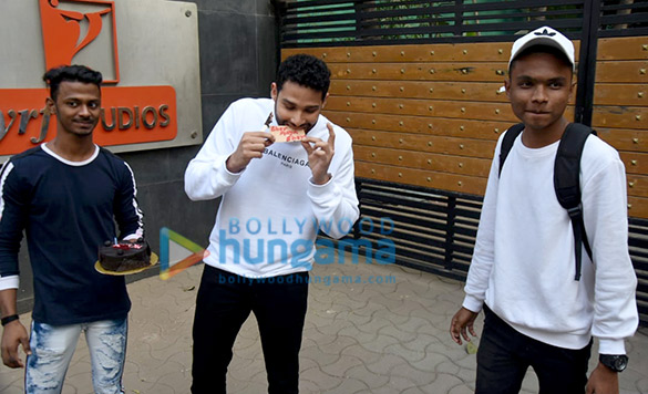 photos siddhant chaturvedi celebrates one year of gully boy 4