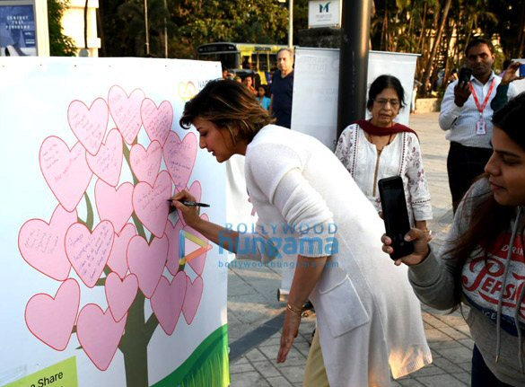 photos sonali bendre graces nargis dutt foundation on world cancer day 2